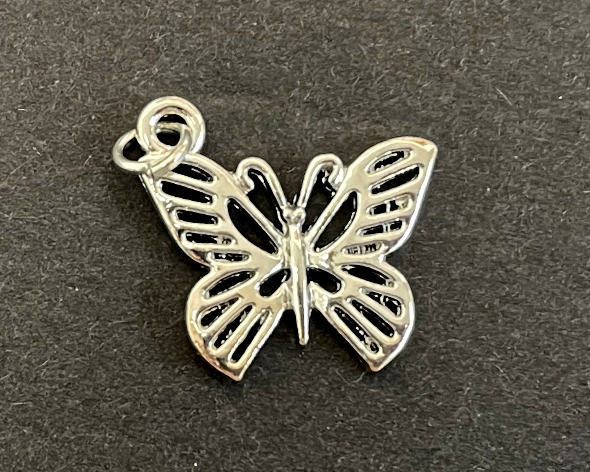 Butterfly charm 18x19mm platinum silver plated metal alloy pendant