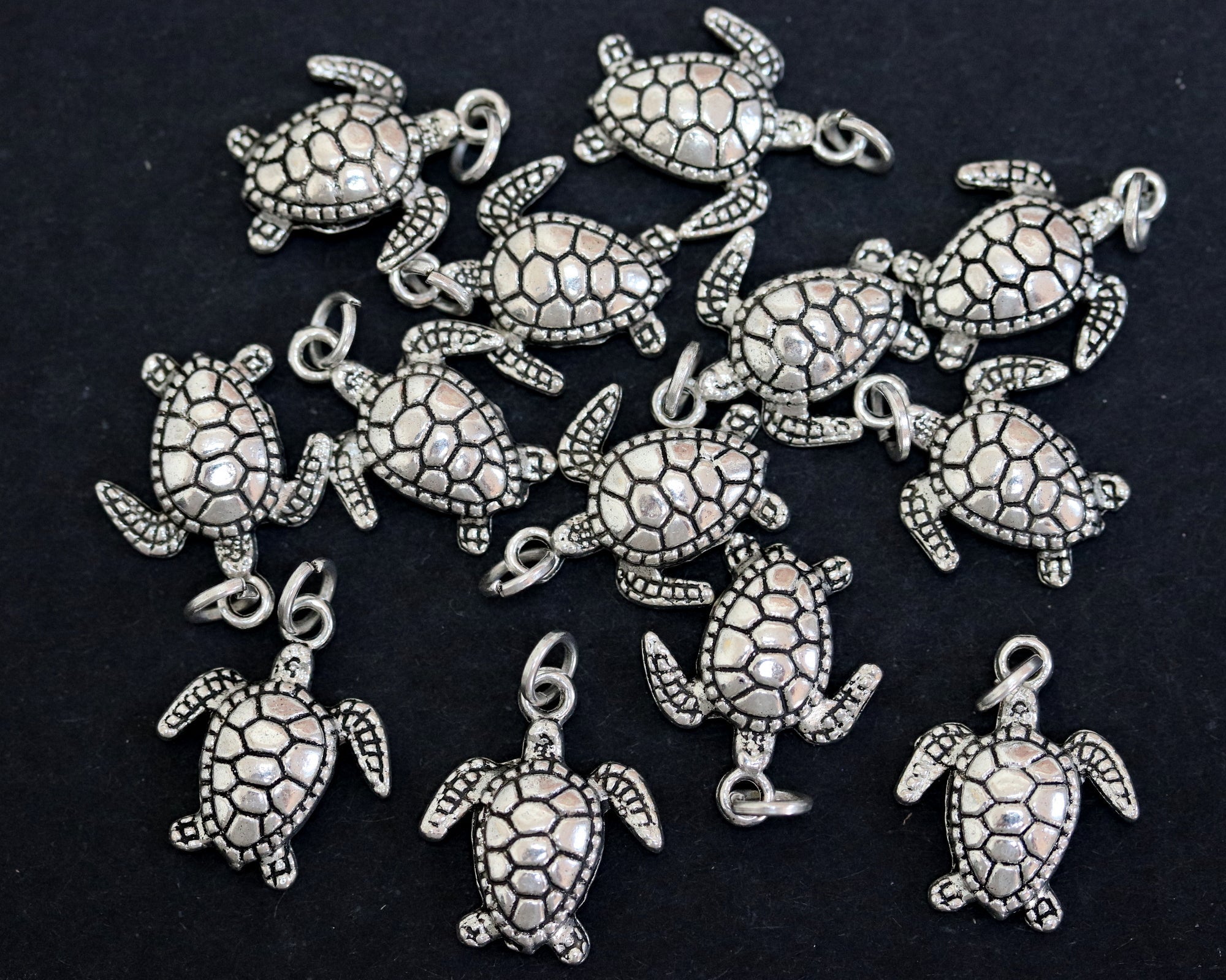 Turtle charm 18x15mm antique silver plated metal alloy pendant