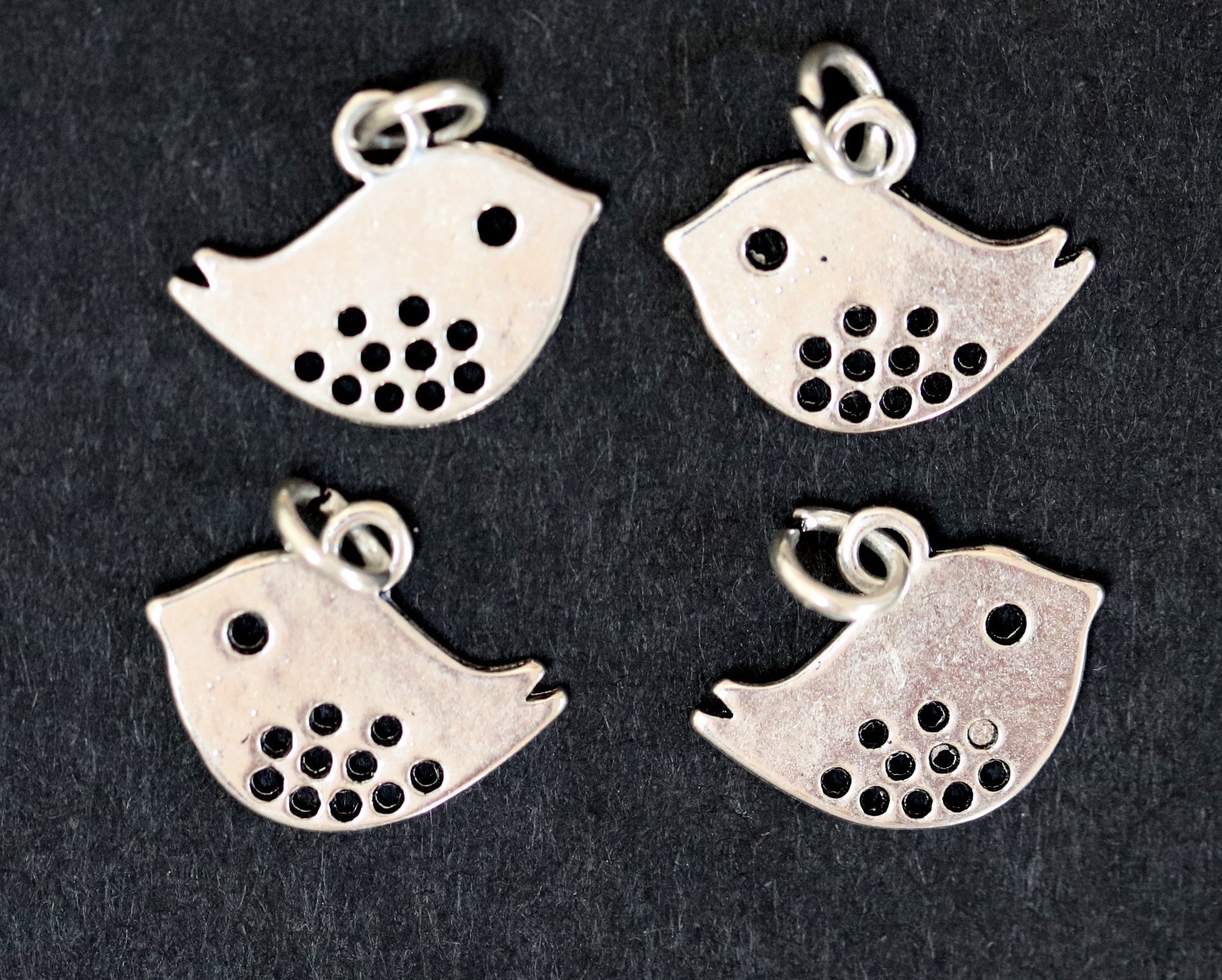 Bird charm 13x16mm platinum silver plated metal alloy pendant - Oz Beads 