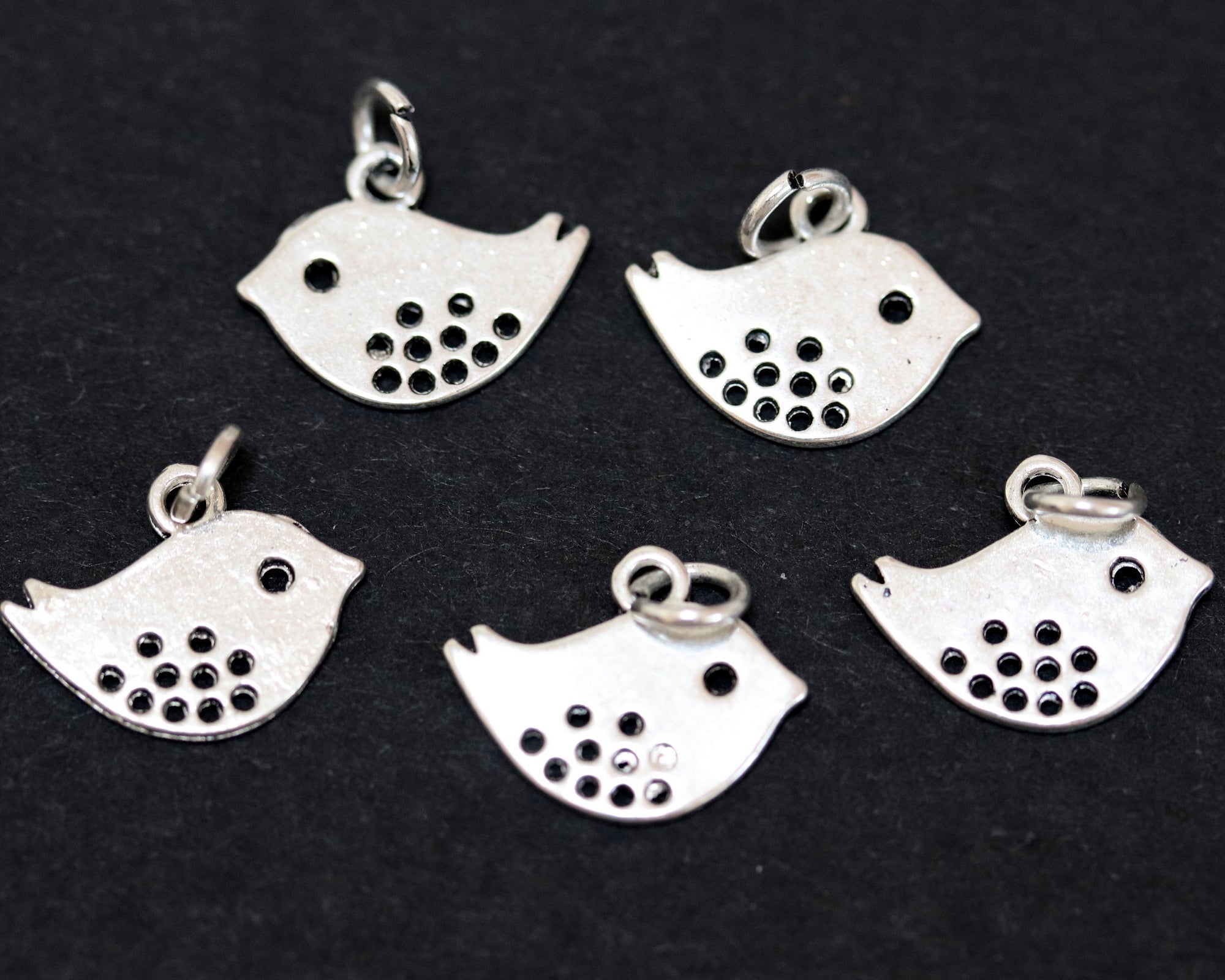 Bird charm 13x16mm platinum silver plated metal alloy pendant - Oz Beads 