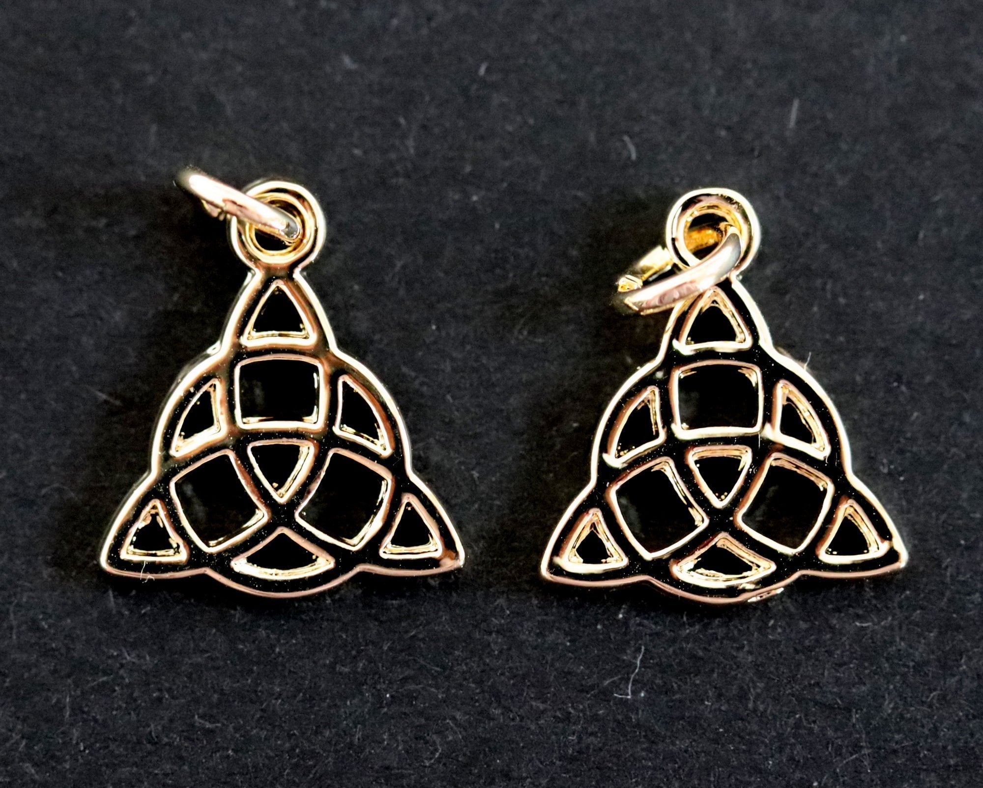 Celtic Trinity Knot charm 16x14mm 14K Gold plated metal alloy pendant - Oz Beads 