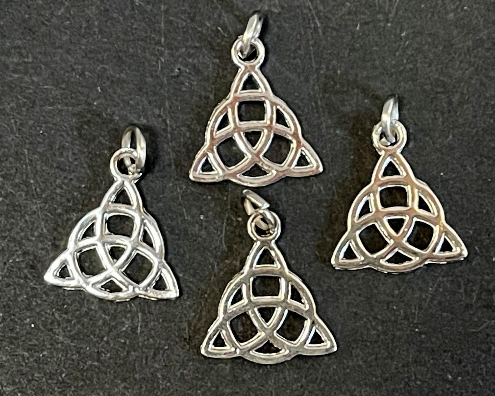 Celtic Trinity Knot charm 16x14mm platinum silver plated metal alloy pendant - Oz Beads 