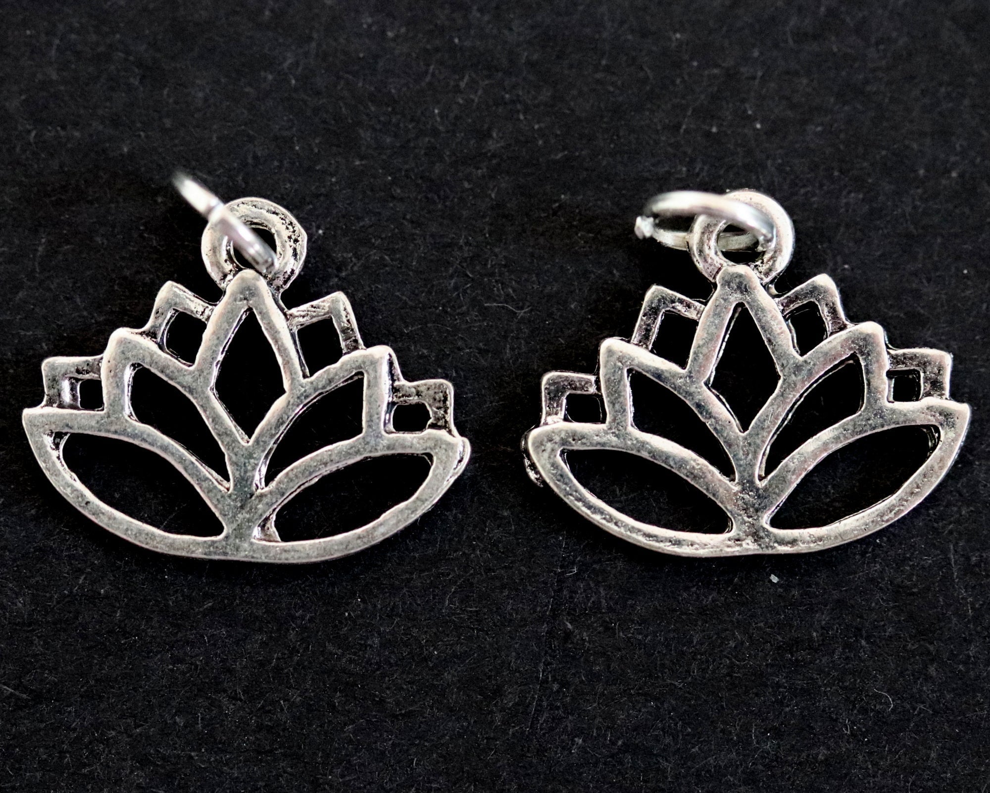 Lotus charm 14x16mm antique silver plated metal alloy pendant - Oz Beads 