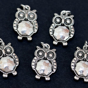 Owl charm 20x14mm antique silver metal alloy pendant - Oz Beads 
