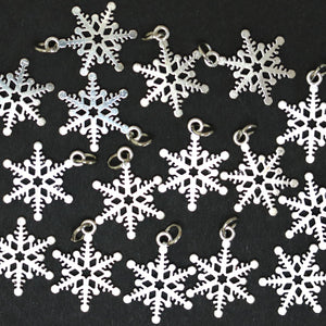Snowflake charm 18x15mm platinum silver plated metal alloy pendant - Oz Beads 