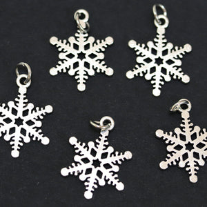 Snowflake charm 18x15mm platinum silver plated metal alloy pendant - Oz Beads 