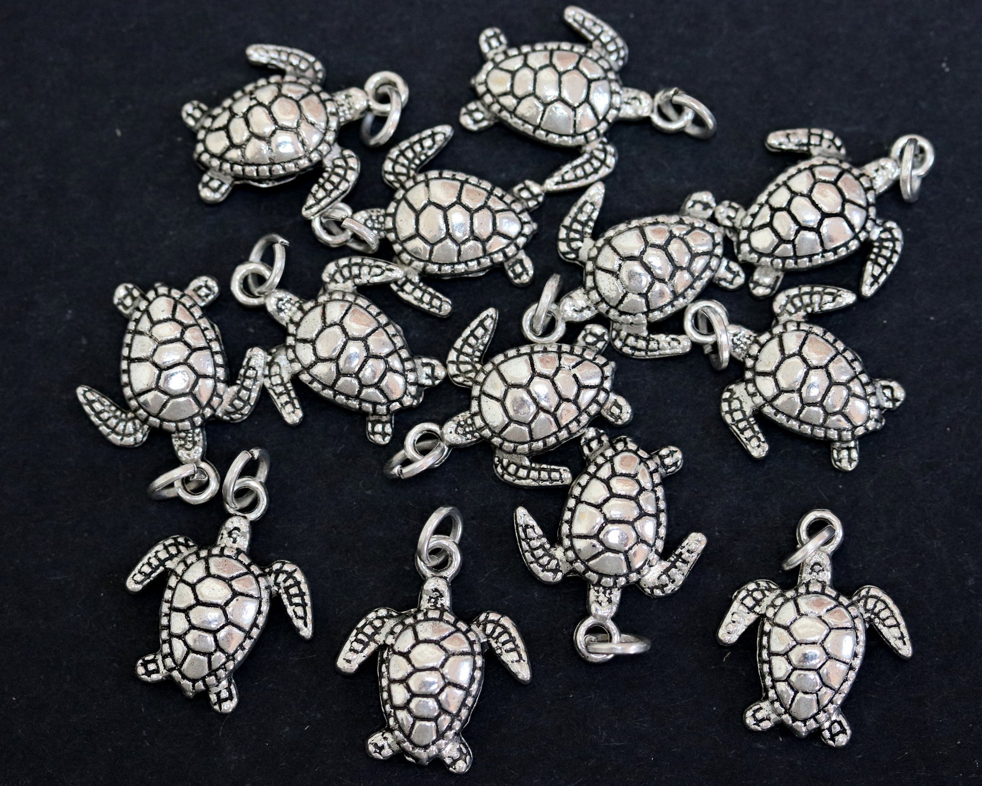 Turtle charm 18x15mm antique silver plated metal alloy pendant - Oz Beads 
