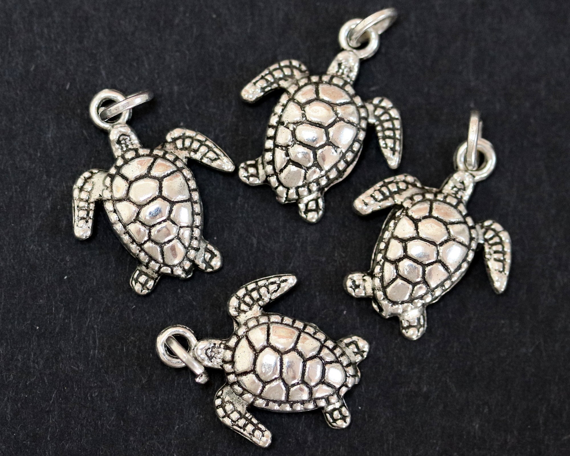 Turtle charm 18x15mm antique silver plated metal alloy pendant - Oz Beads 