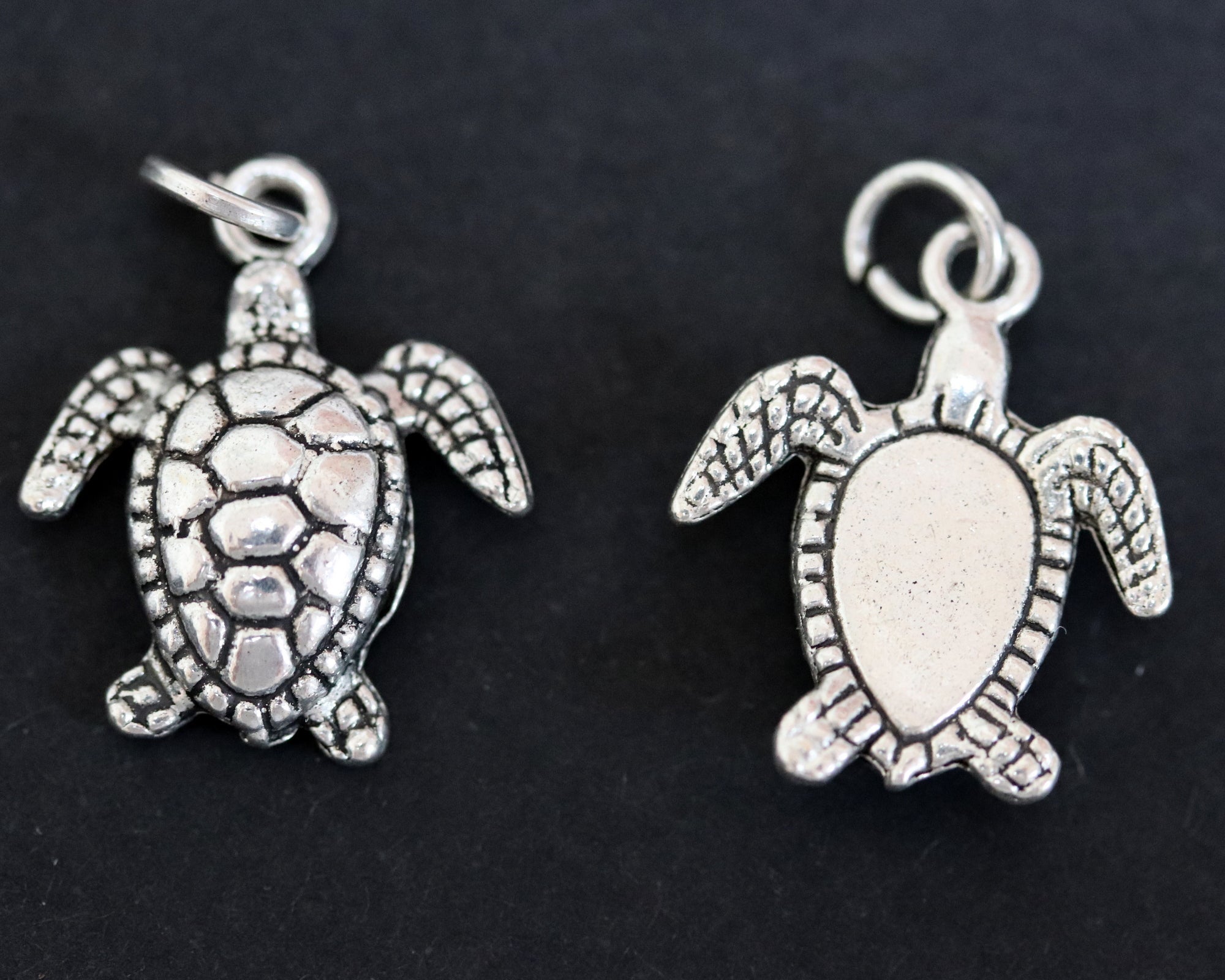 Turtle charm 18x15mm antique silver plated metal alloy pendant - Oz Beads 