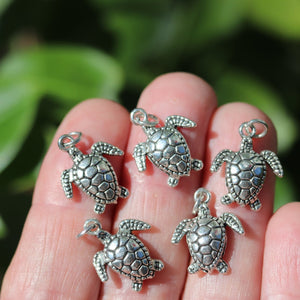 Turtle charm 18x15mm antique silver plated metal alloy pendant - Oz Beads 